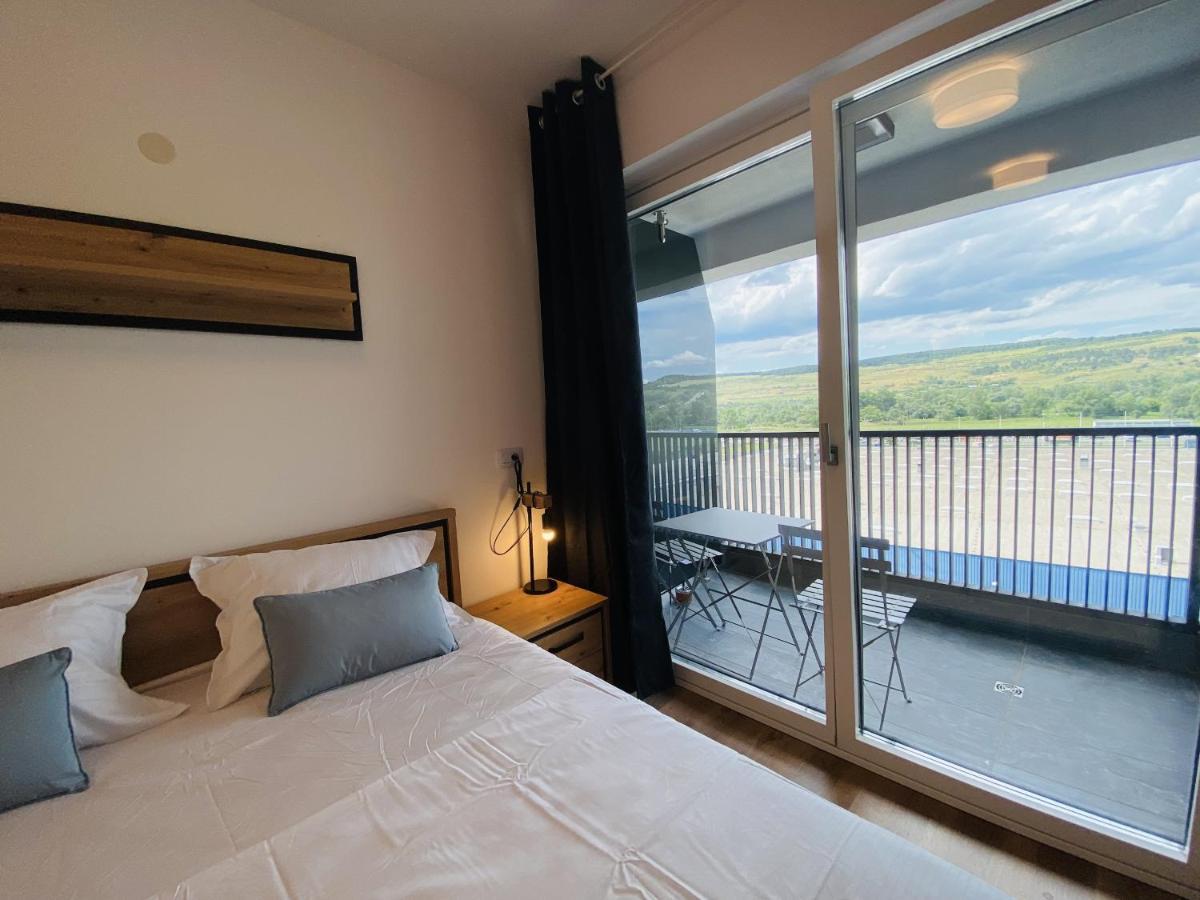 Deluxe Apartment With Balcony And Private Parking In Colvmna Residence Cluj-Napoca Exteriör bild