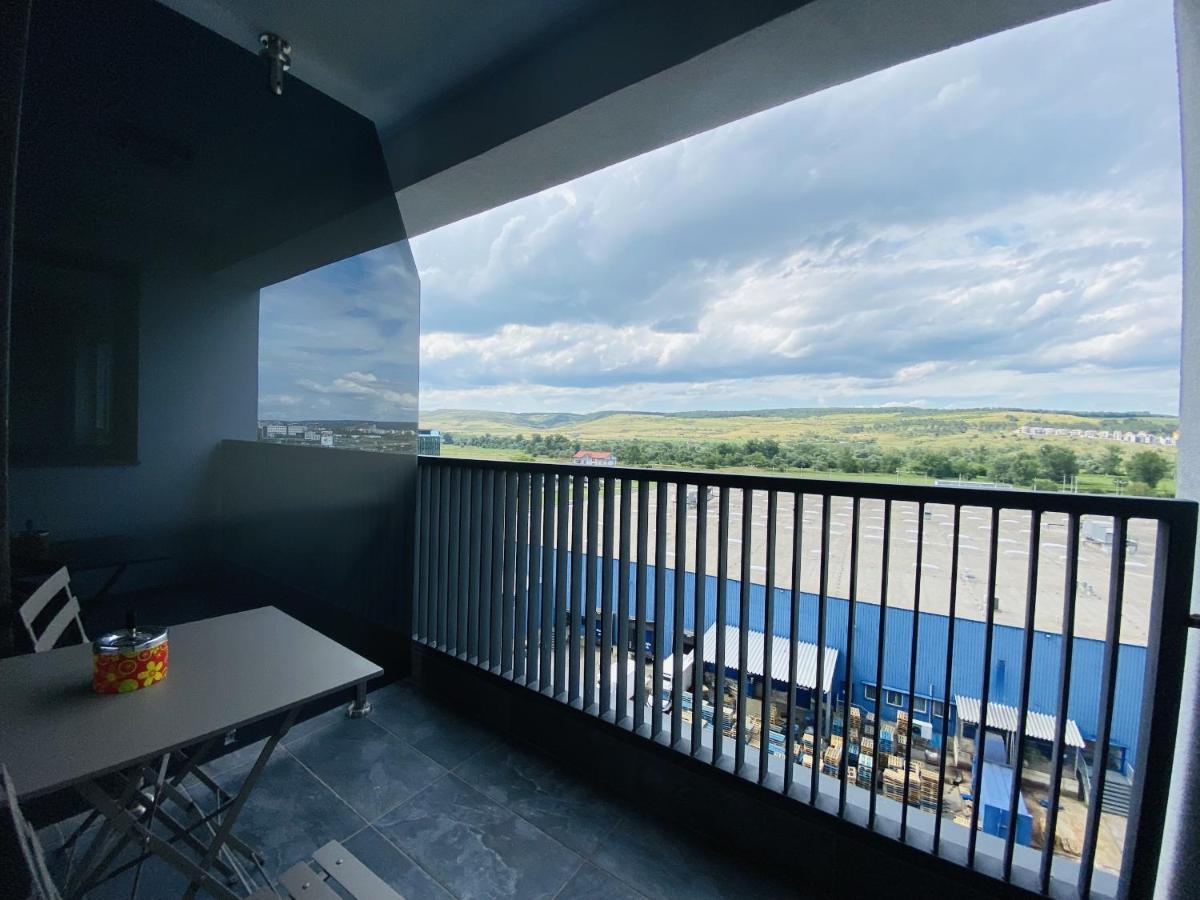 Deluxe Apartment With Balcony And Private Parking In Colvmna Residence Cluj-Napoca Exteriör bild