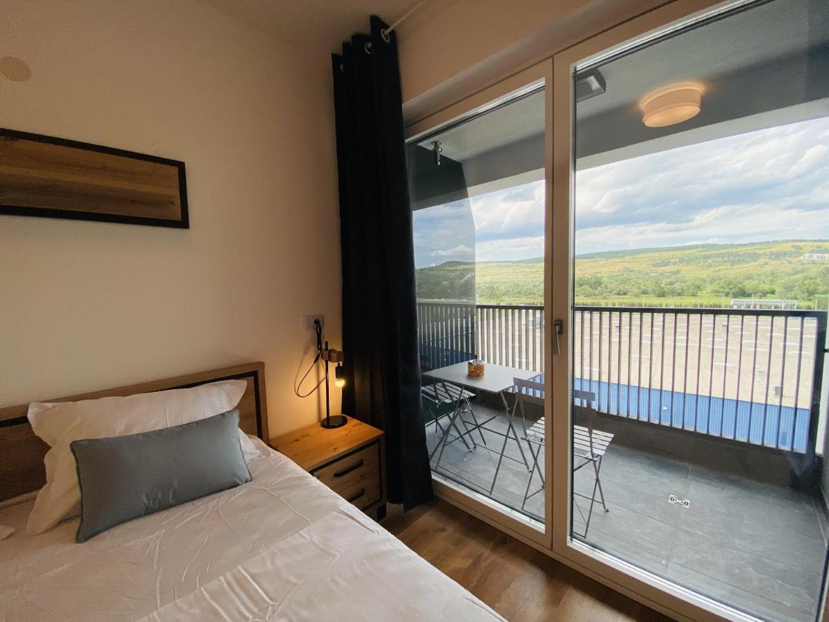 Deluxe Apartment With Balcony And Private Parking In Colvmna Residence Cluj-Napoca Exteriör bild