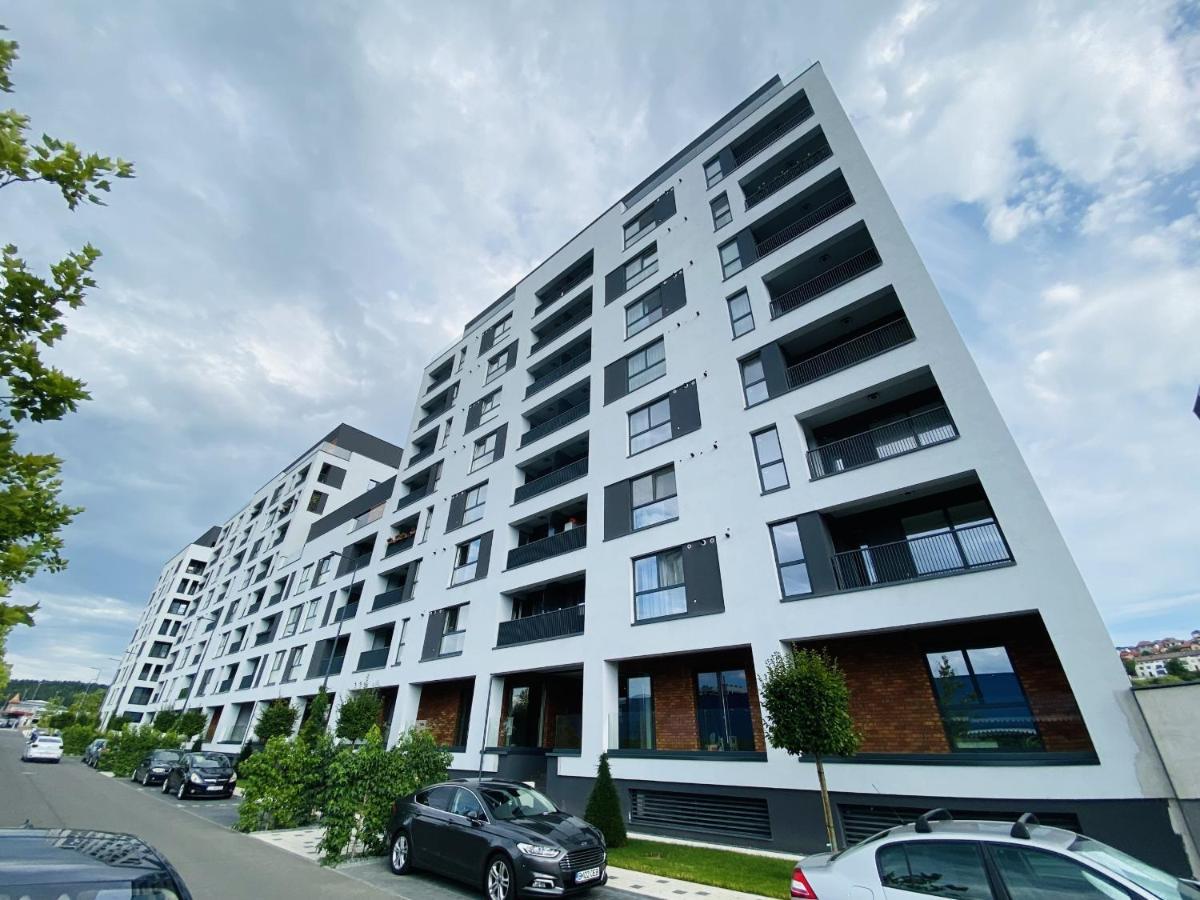 Deluxe Apartment With Balcony And Private Parking In Colvmna Residence Cluj-Napoca Exteriör bild